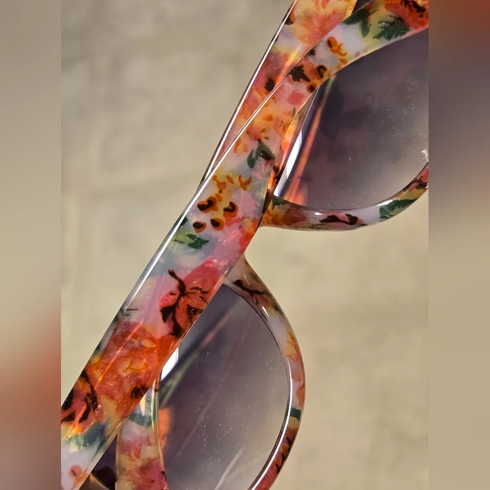 Stylish Pink Sunglasses 2 Pairs And Betsey Johnson Hard Sunglasses Case